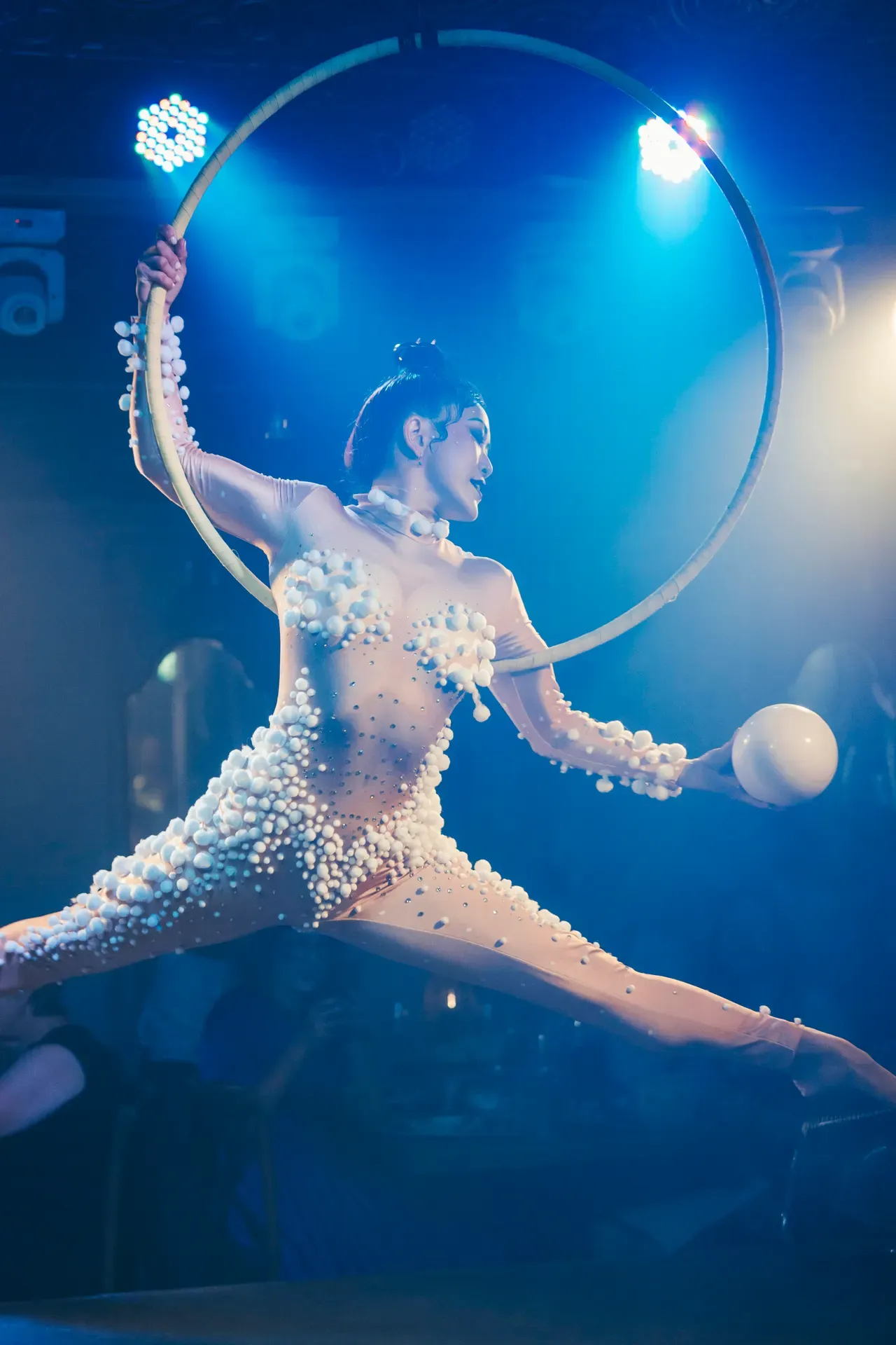 Pearl aerial hoop show for underwater ocean: aerial performers, under the sea theme