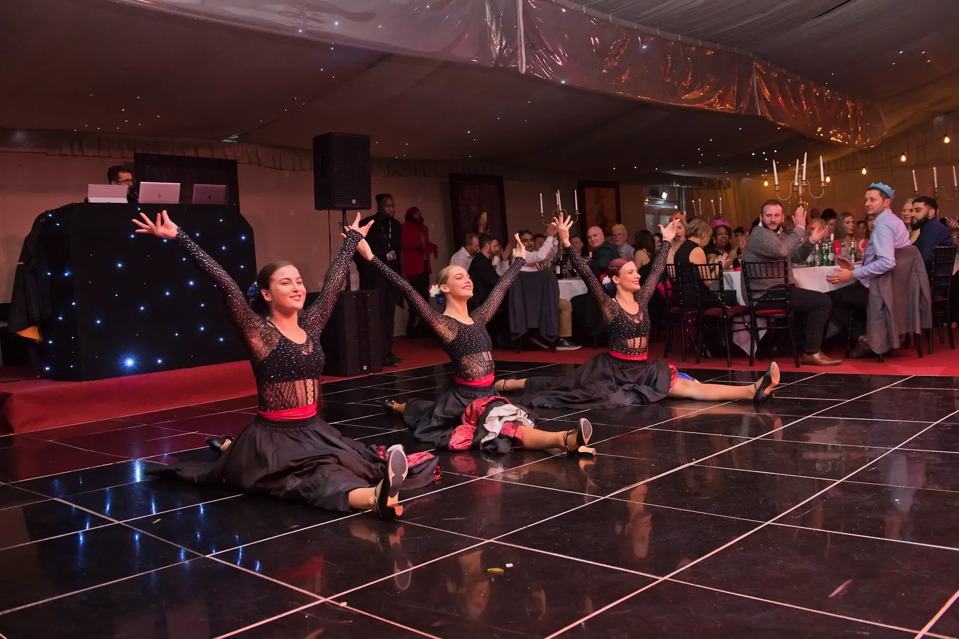 Christmas in Paris: can can dancers, christmas theme