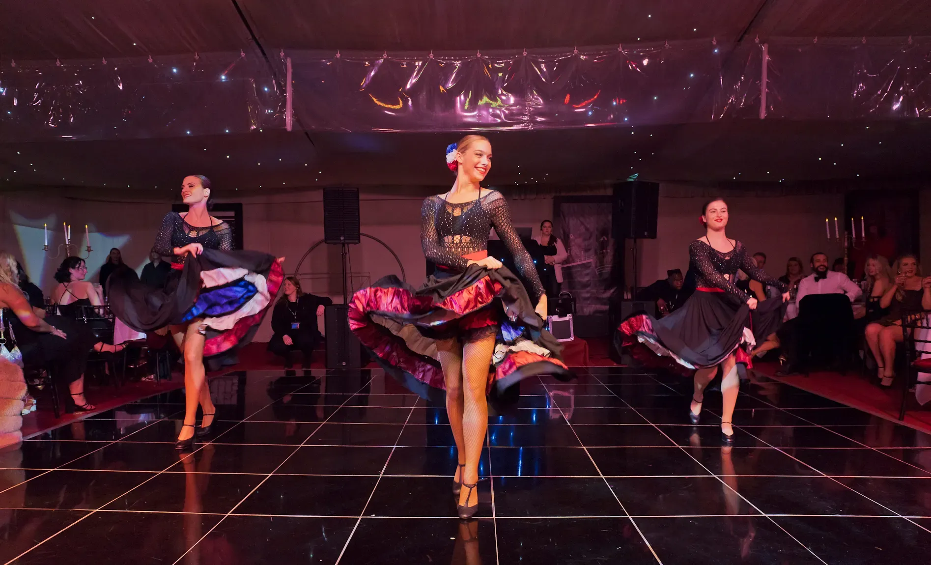 Christmas in Paris: can can dancers, christmas theme