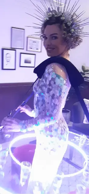 Winter Xmas strolling table LED: champagne walkers, winter wonderland theme