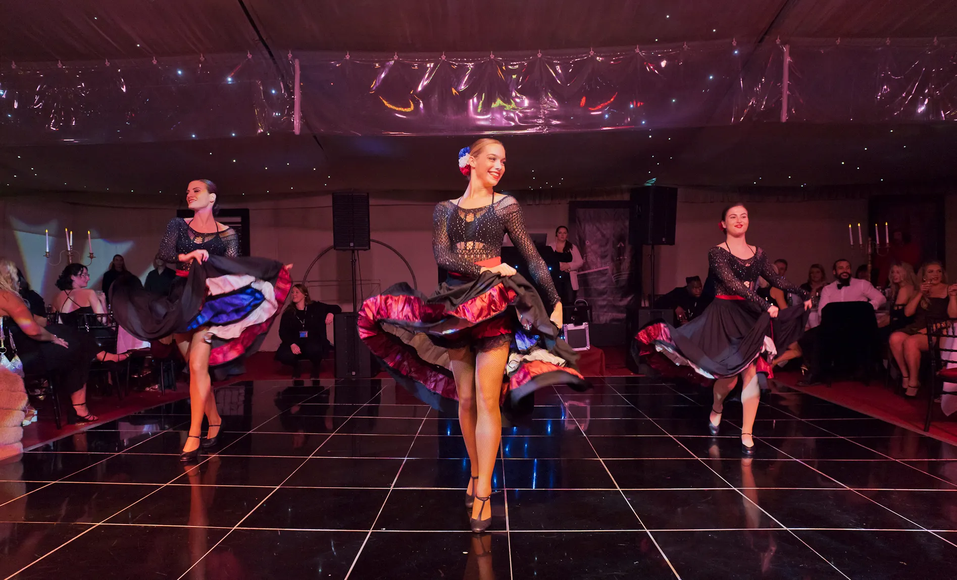 Christmas in Paris: can can dancers, christmas theme
