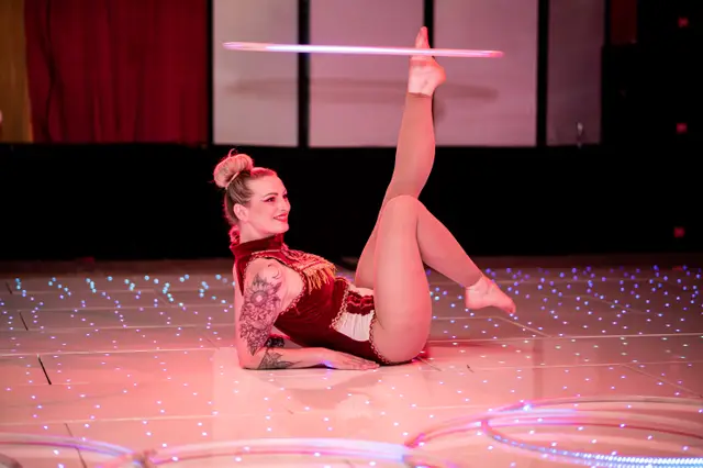 Singer and circus hula hoop LED: circus acts, circus showman theme