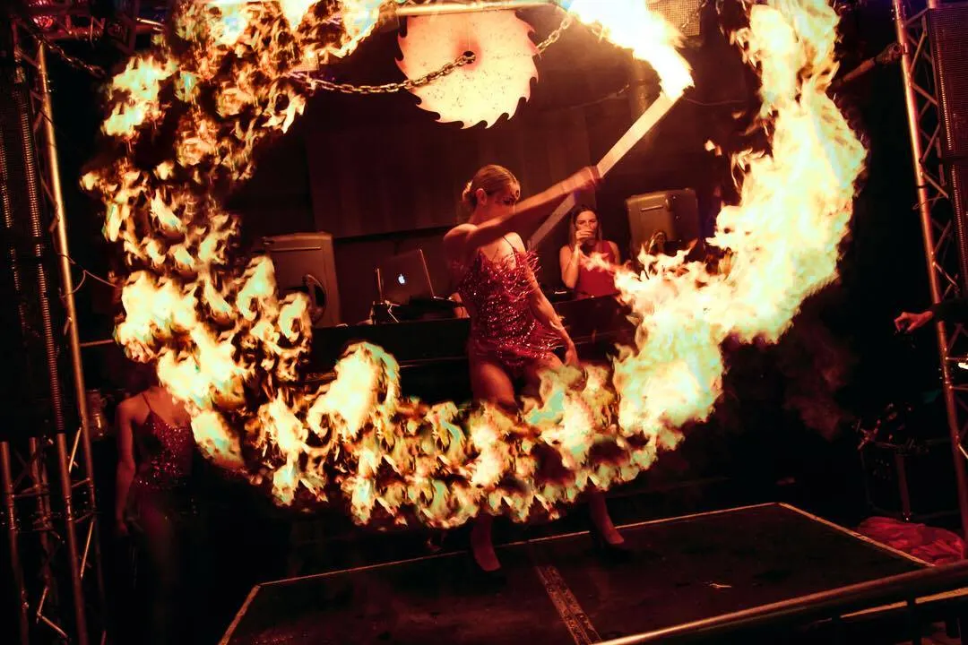 SFX lyco dragon flame: fire performers