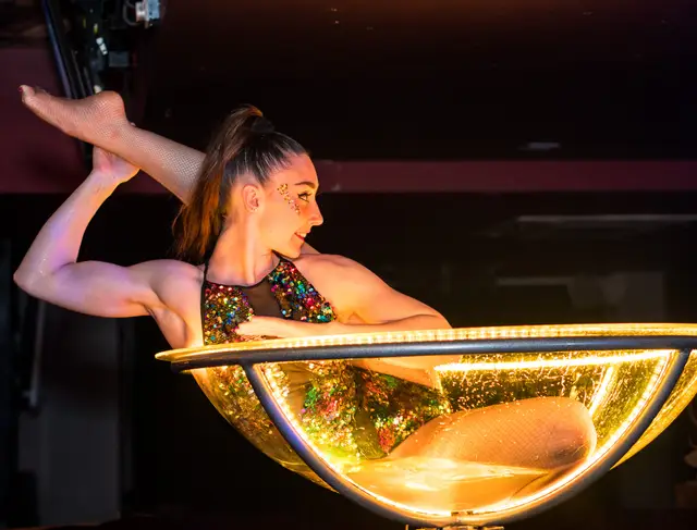 Martini multicolour sequin flexible bendy: giant martini glass