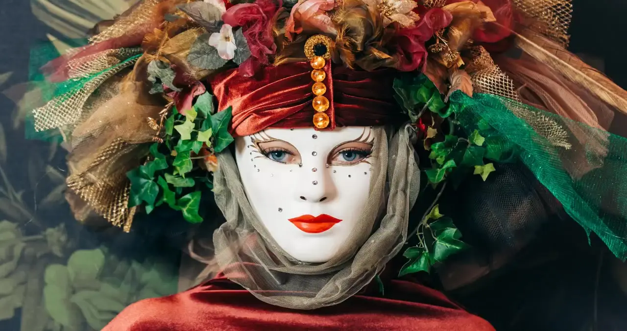 Floral masked statues showcase, Devizes